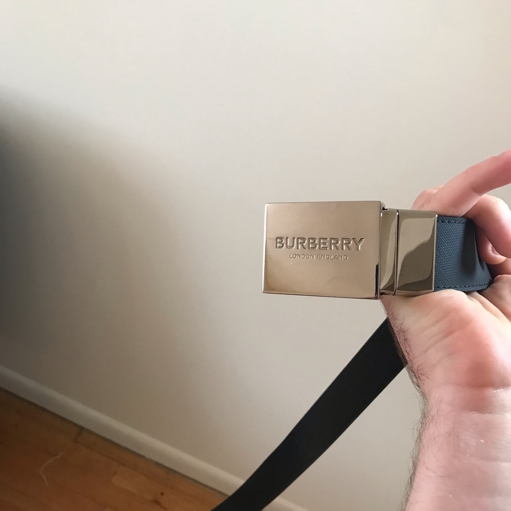 Men’s reversible Burberry belt (size ~33)